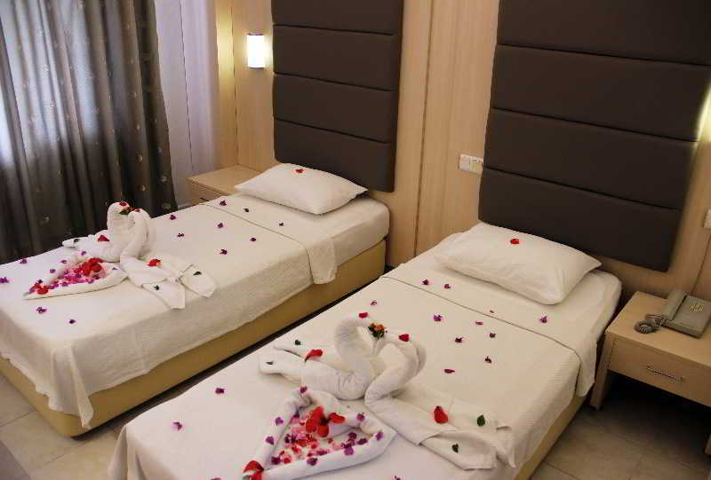 Ozcan Beach Hotel Turunç Extérieur photo